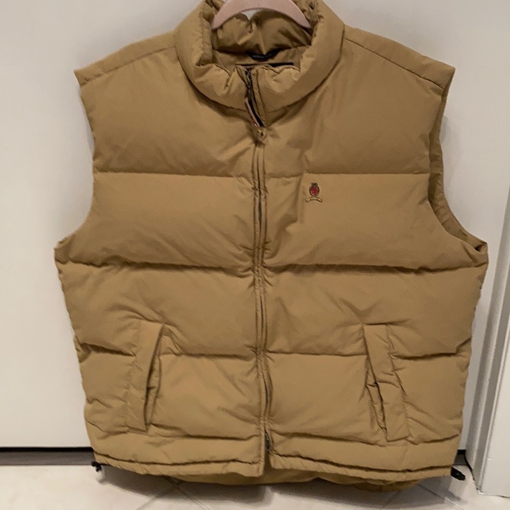 Tommy Hilfiger puffy vest in size XXL. Men’s